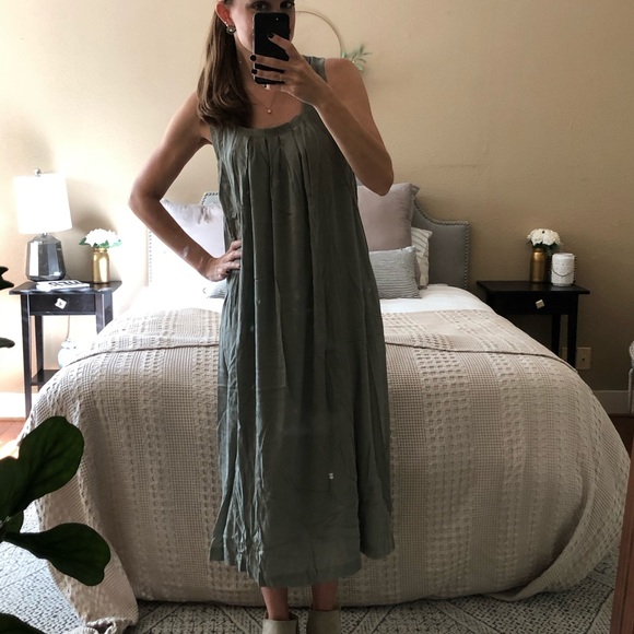 NWT Olive midi dress (belt not include) - Picture 2 of 3